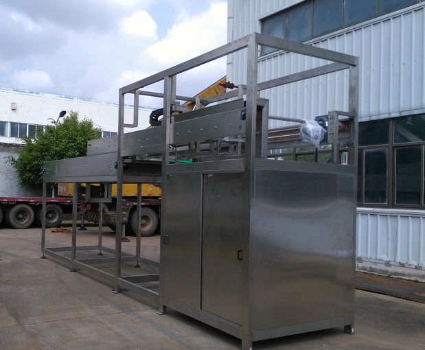 Automatic sterilization cage unloading machine